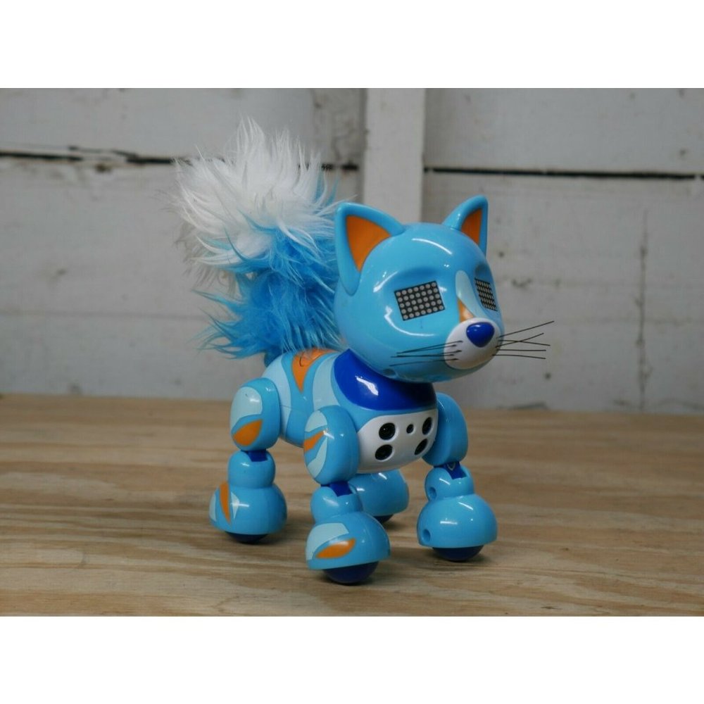 Zoomer Meowzies Interactive Cat Toy